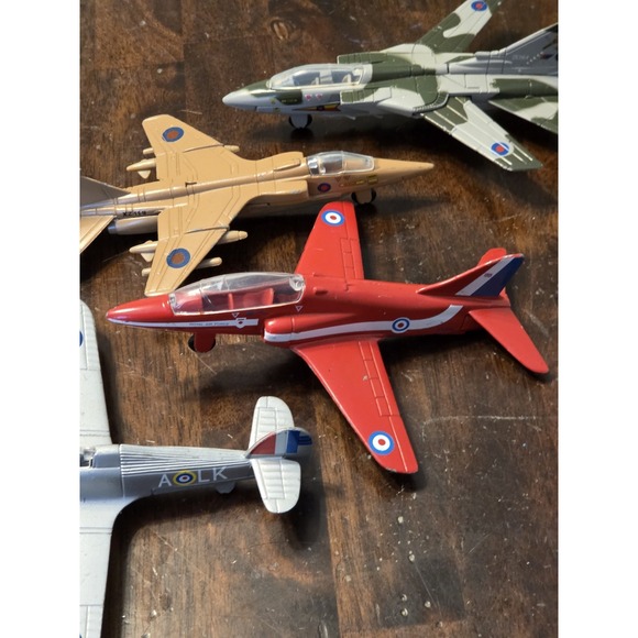 MOTORMAX Military Airplanes Tornado Jaguar Hurricane Red Arrow Hawk 5.5" Planes - Picture 3 of 11